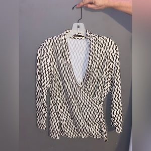 J. Mclaughlin top, in perfect condition.